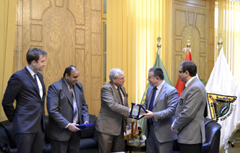Benha University President receives a Delegation from the Embassy of USA