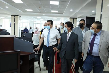 Minister of Higher Education inspects Electronic Test Center (ETC) and the Central Library at Benha University 