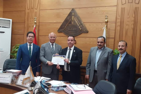 مجلس جامعة بنها يكرم الفائزين بجوائز مصر للتميز الحكومي فى دورته الثالثة
