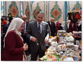  معرض لمنتجات جامعة بنها بمناسبة قرب شهر رمضان الكريم