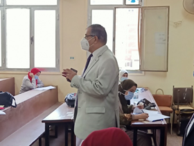  في جولات موسعة: «المغربي» يتفقد امتحانات السنوات النهائية بكليات التجارة والعلوم 